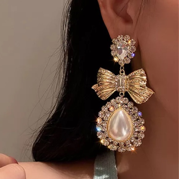 🌟 Gold Color Bowknot Crystal Oversize Water Drop Pearl Dangle Statement - Picture 5 of 6